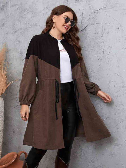 Trench-coat bicolore à épaules tombantes