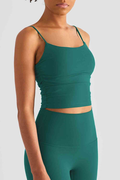 Camisole de sport courte à détails froncés