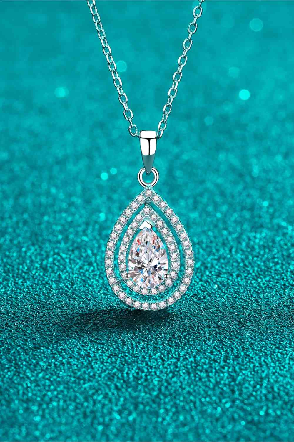 Collier pendentif en forme de larme Moissanite 1 Carat