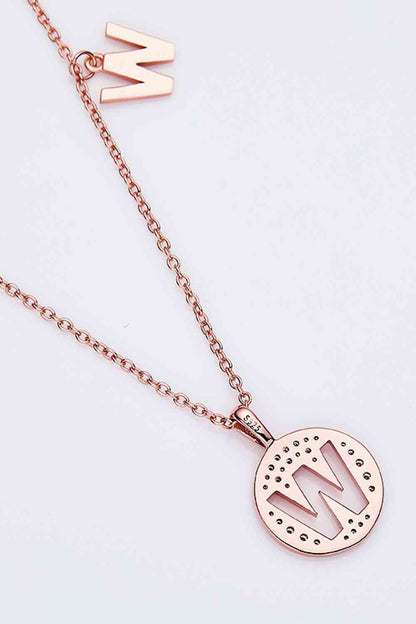 Collar con colgante de moissanita de U a Z