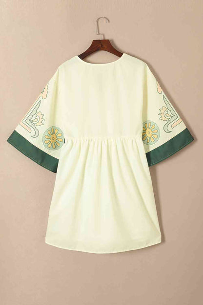 Robe imprimée à manches kimono et col en V