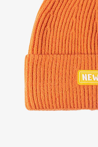 Bonnet à revers en tricot côtelé avec patch NEWYORK