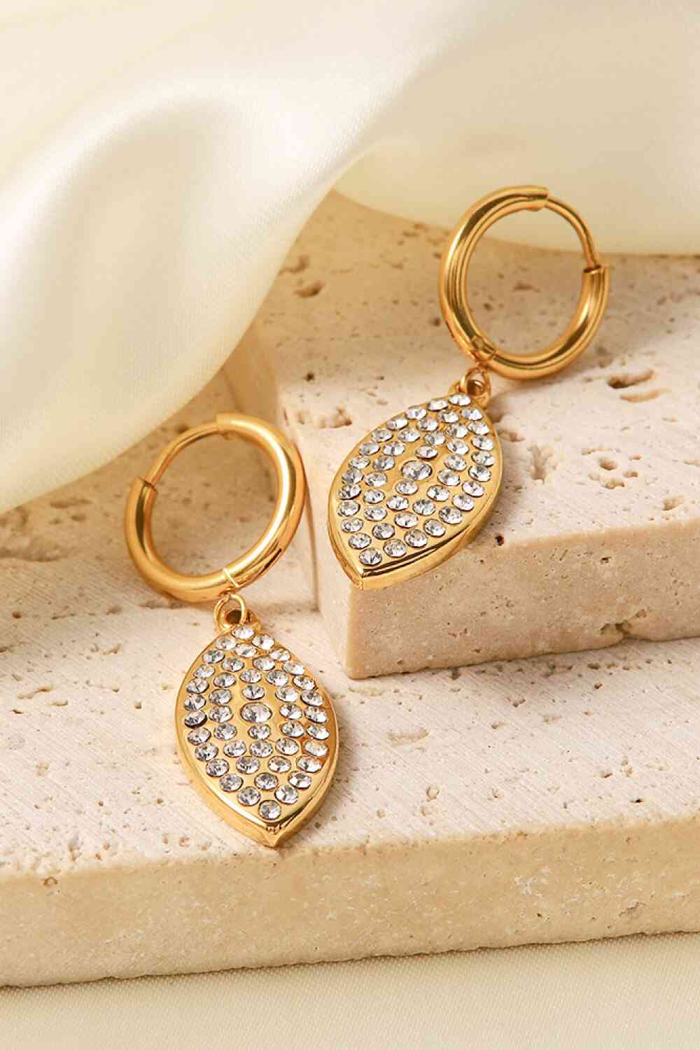 Boucles d'oreilles pendantes en forme de feuille de strass incrustées