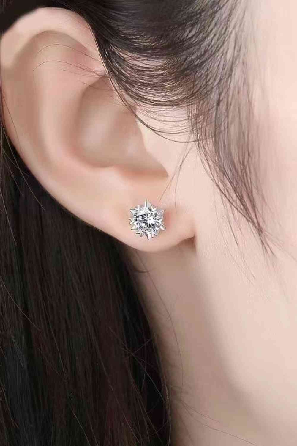 Boucles d'oreilles à tige en moissanite 4 carats collées sur vous