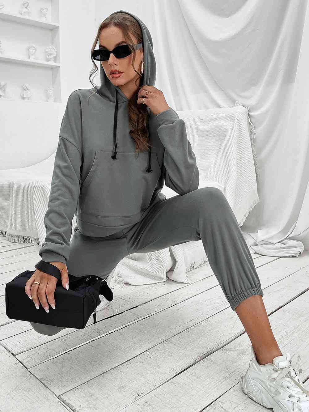 Ensemble sweat à capuche et pantalon de sport