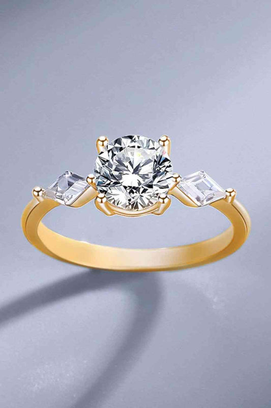 En attendant, bague moissanite