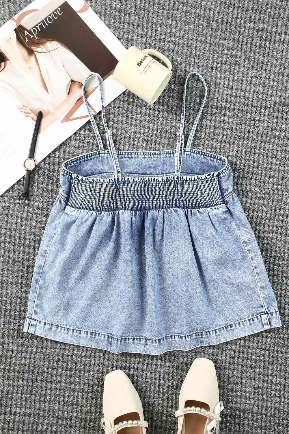 Camisole en denim smockée à bretelles réglables