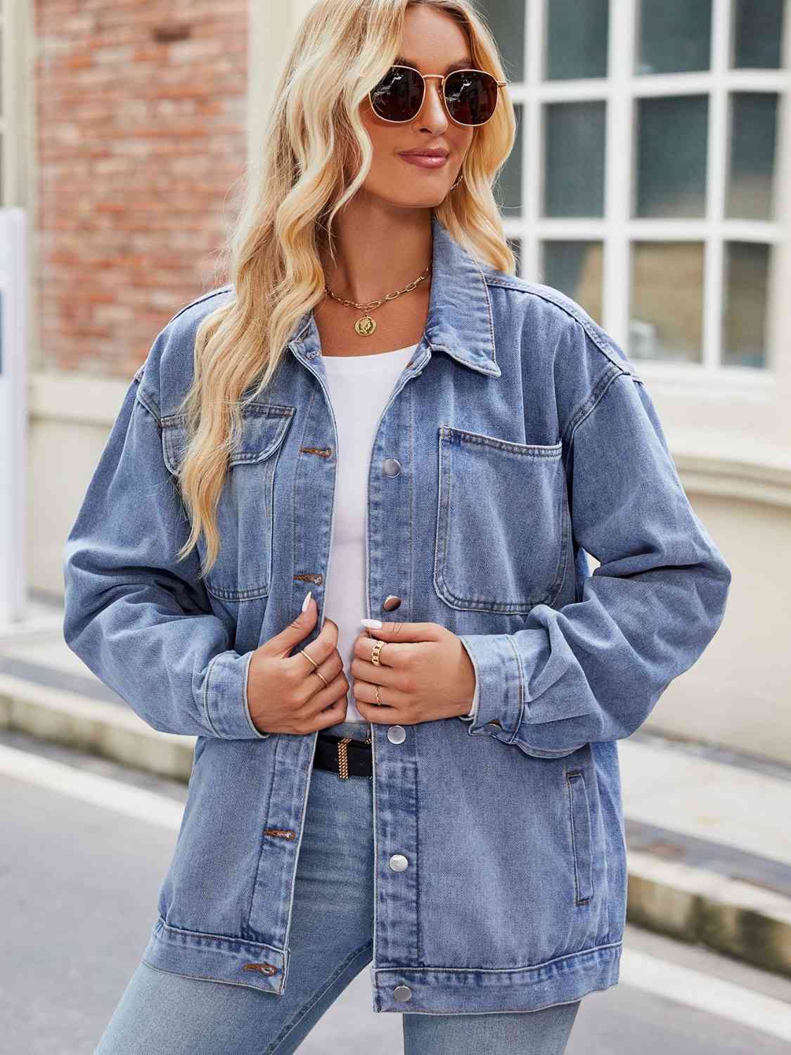 Veste en jean boutonnée avec poches