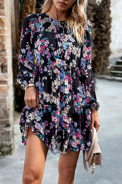 Mini-robe smockée à imprimé floral et manches longues