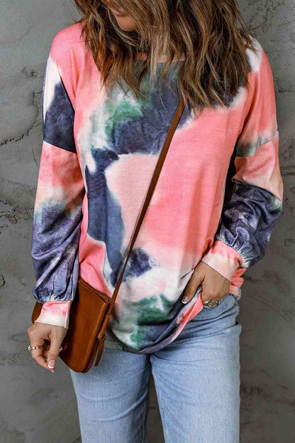 Top con cuello redondo y hombros caídos con efecto tie-dye