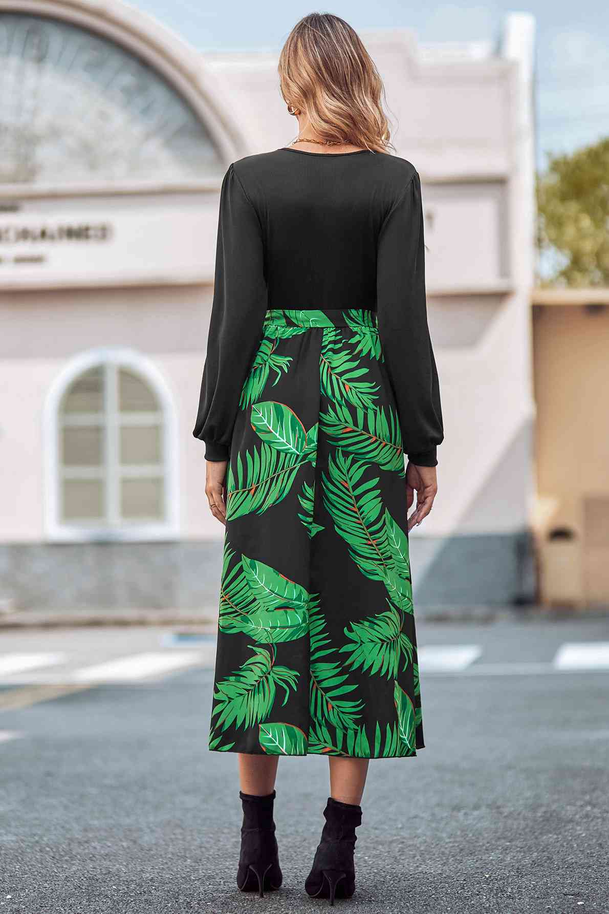 Robe imprimée à manches longues et taille nouée