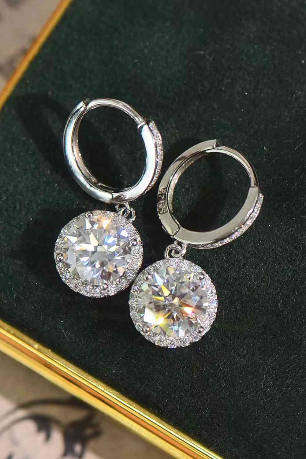 Boucles d'oreilles pendantes rondes en moissanite 2 carats