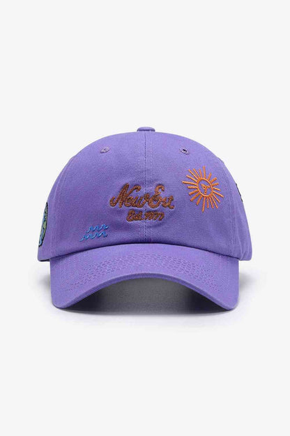 Gorra de béisbol con bordado en contraste