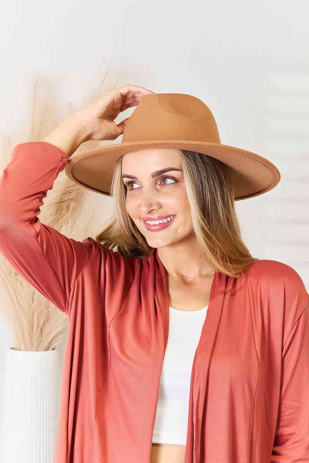 Sombrero de moda Fedora de ala plana Fame