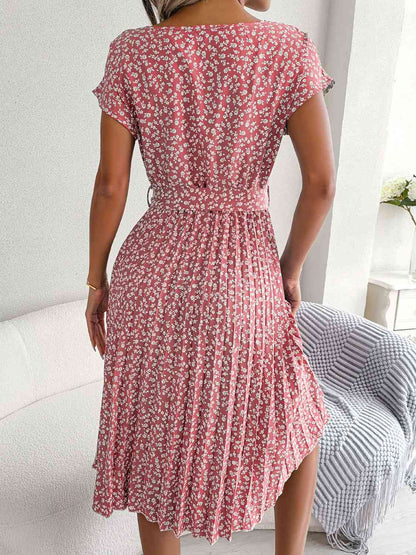 Vestido con cinturón y plisado con estampado floral