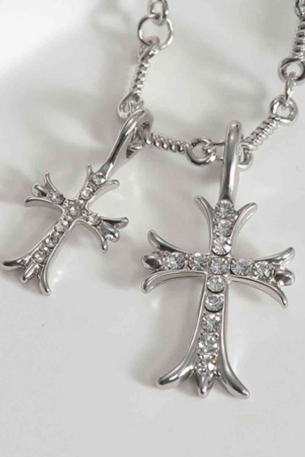 Collier en acier inoxydable avec pendentif croix