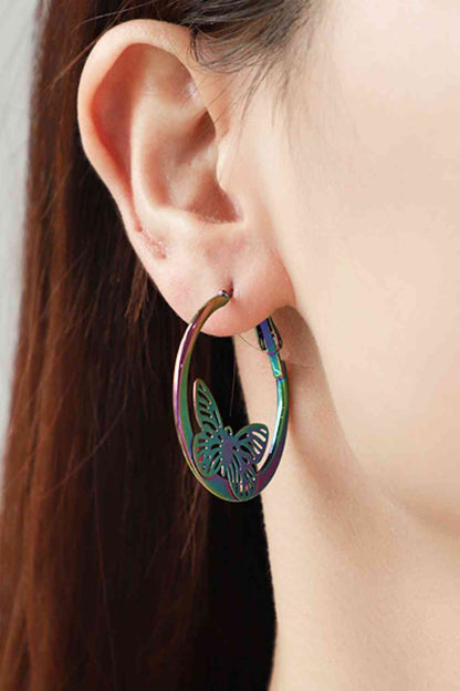 5 paires de boucles d'oreilles Huggie papillon multicolores en gros