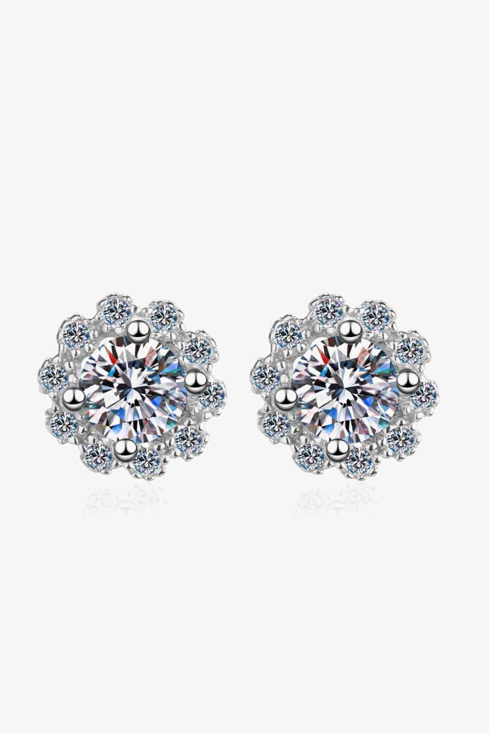 Boucles d'oreilles à tige en forme de fleur moissanite