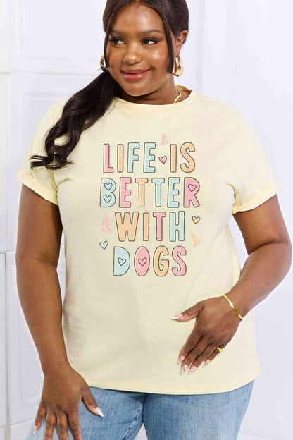 Camiseta de algodón con estampado de perros "La vida es mejor con perros" de tamaño completo de Simply Love