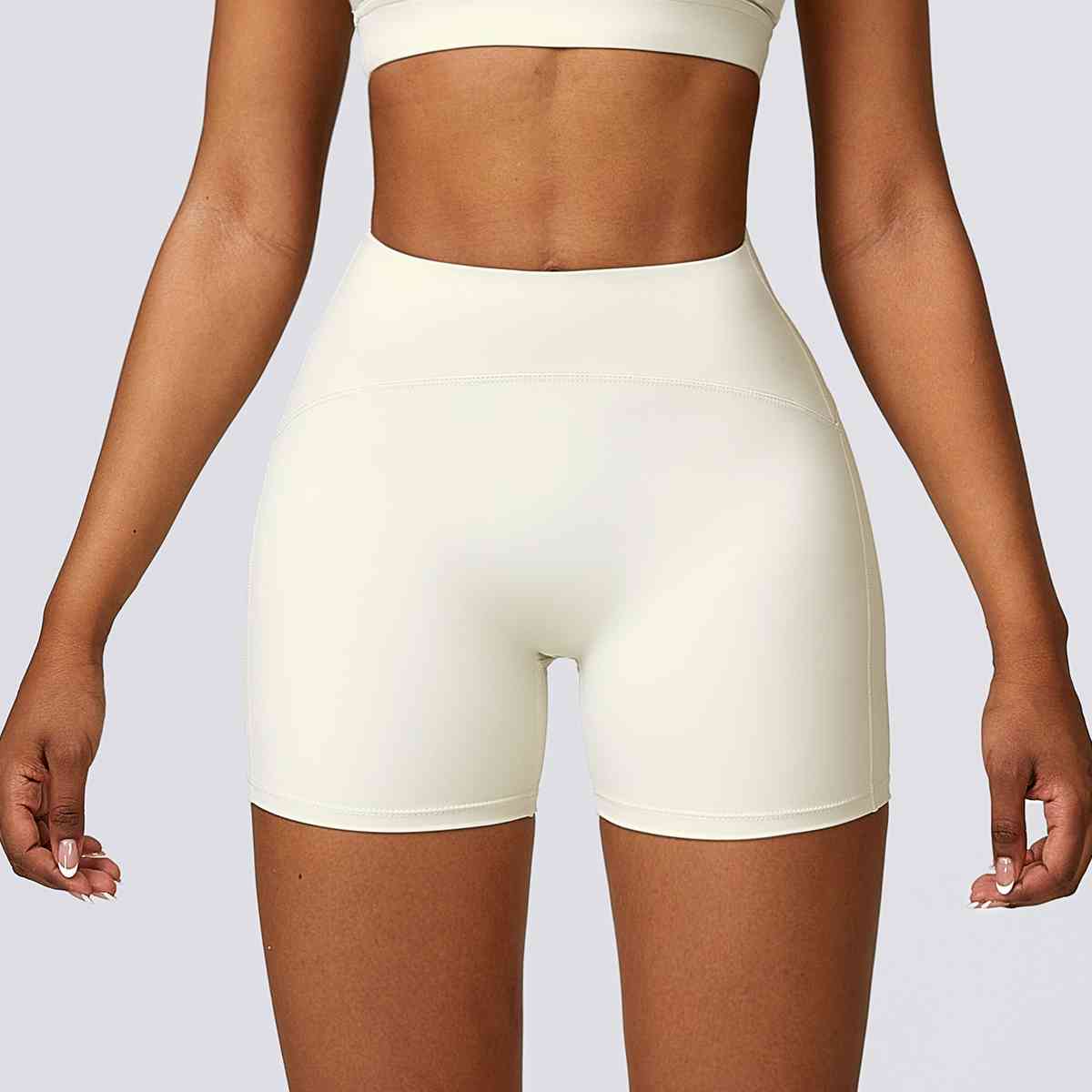 Short de sport coupe slim à large ceinture