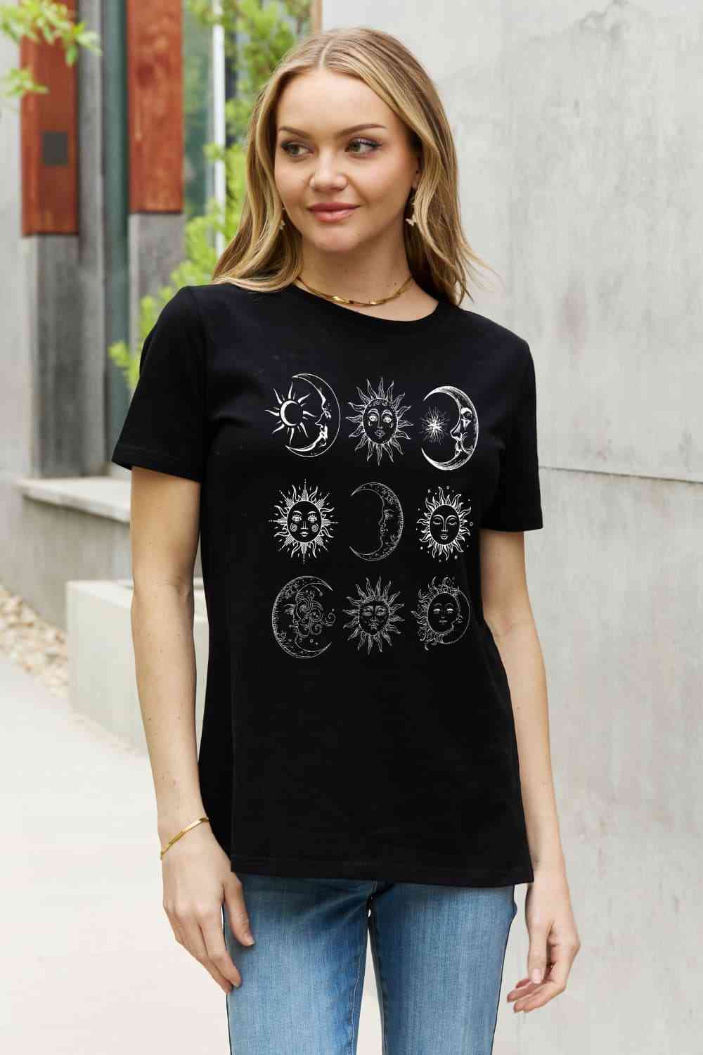 Simply Love Simply Love T-shirt en coton avec motif soleil et lune pleine grandeur