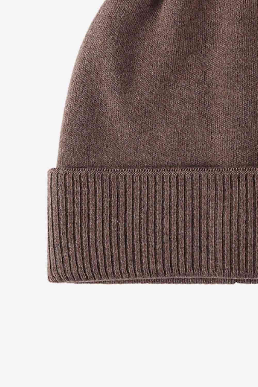 Gorro de punto con puños