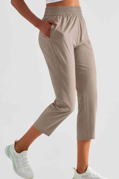 Pantalon de sport court à taille élastique