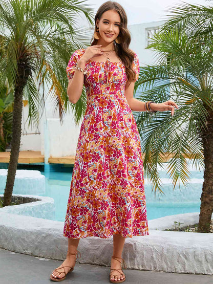 Vestido midi floral de manga corta con cuello cuadrado