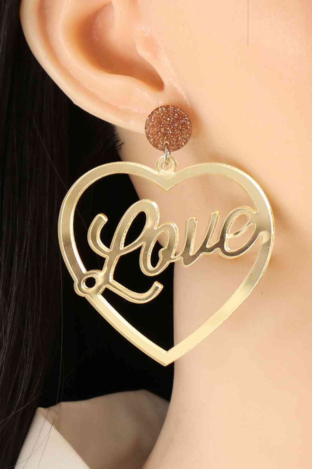 Boucles d'oreilles pendantes en acrylique en forme de cœur