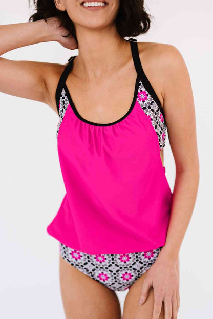 Conjunto de tankini con espalda cruzada y aberturas