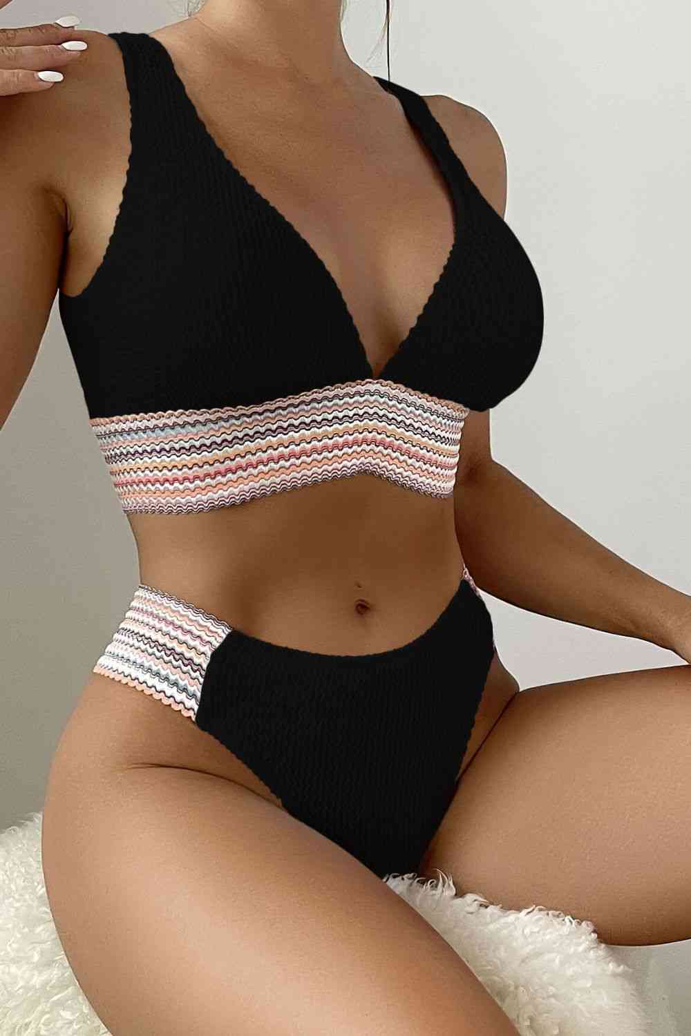 Ensemble de maillot de bain échancré à texture contrastée