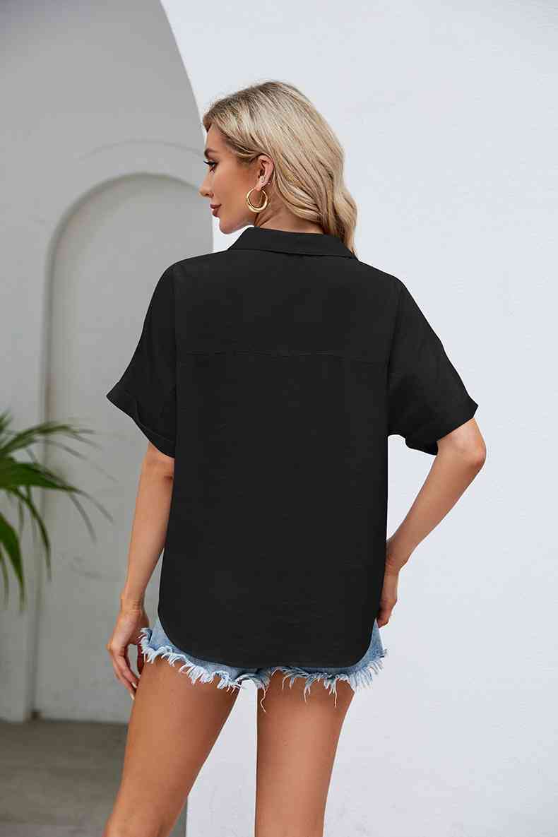 Blusa con cuello Johnny y medio botón