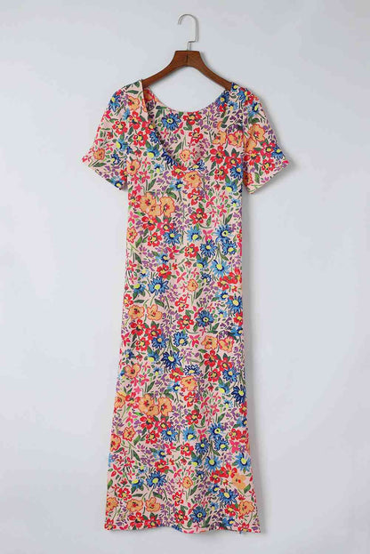 Vestido floral de manga corta con cuello redondo