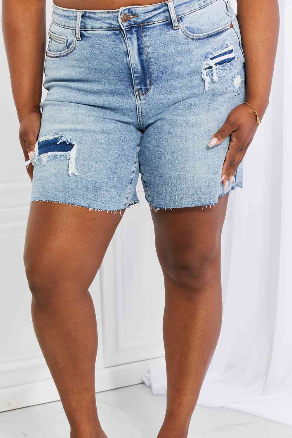 Judy Blue - Short en jean mi-long Hallie avec patch