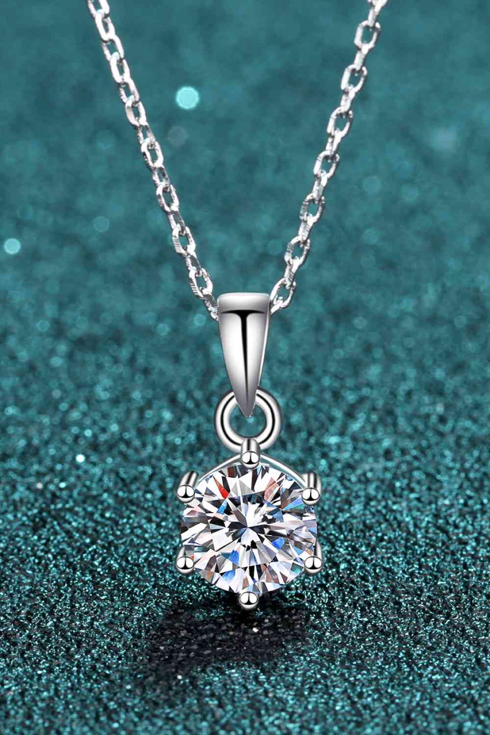 Adored Obtenez ce dont vous avez besoin Collier pendentif Moissanite