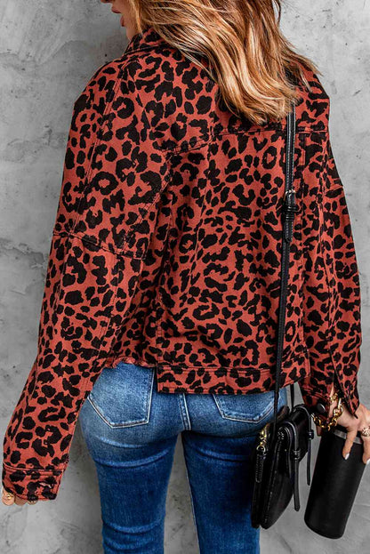 Chaqueta con dobladillo sin rematar y estampado de leopardo de Double Take