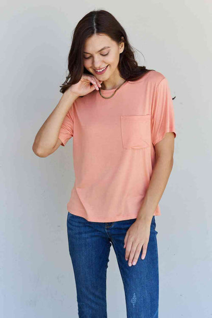 HYFVE Keep It Simple T-shirt à poche surdimensionné en corail brûlé