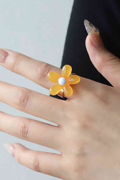 Bague en résine en forme de fleur