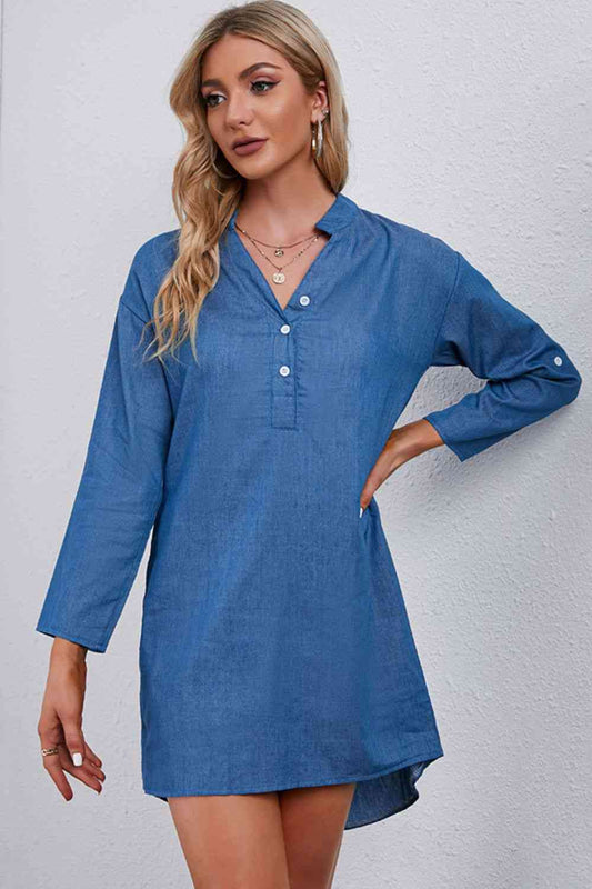 Robe en jean taille haute à col cranté et demi-bouton