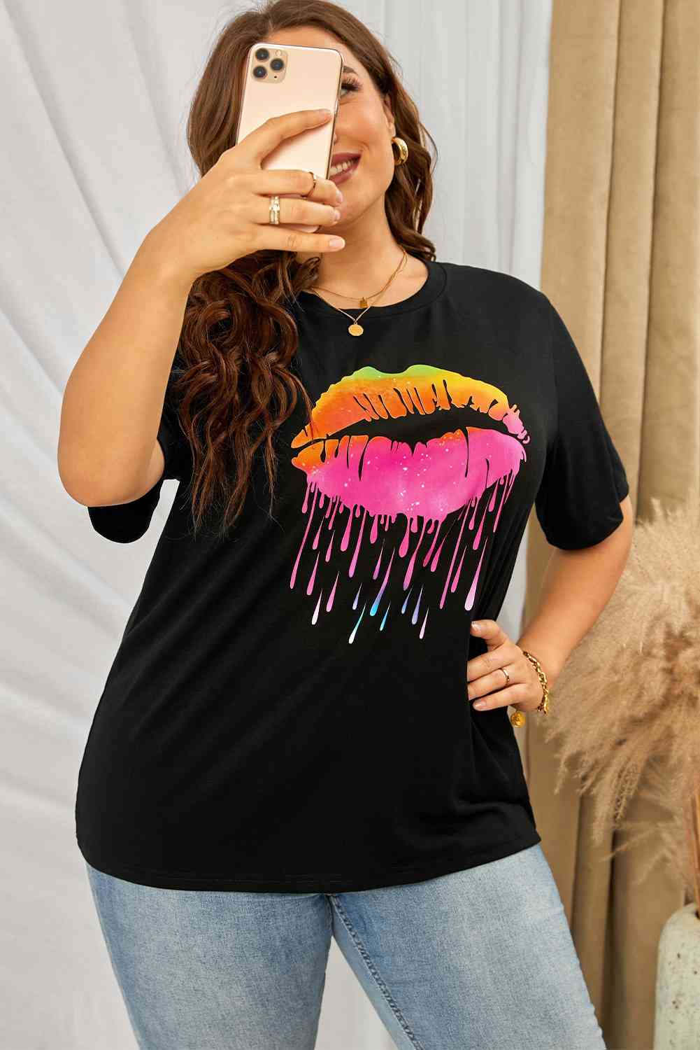 Camiseta con estampado de labios de talla grande