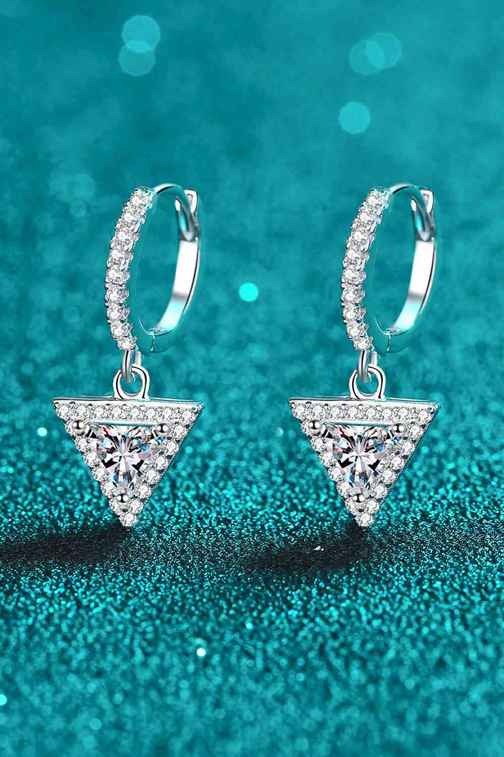 Boucles d'oreilles pendantes triangle moissanite