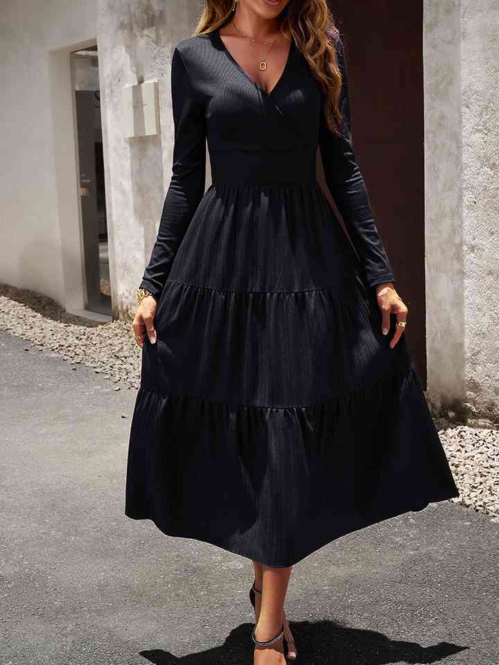 Robe midi à col surplis, manches longues, taille smockée