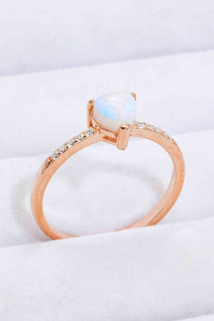 Anillo con corazón de piedra lunar natural chapado en oro rosa de 18 quilates