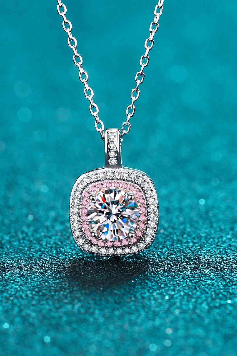 Collier pendentif géométrique Moissanite adoré