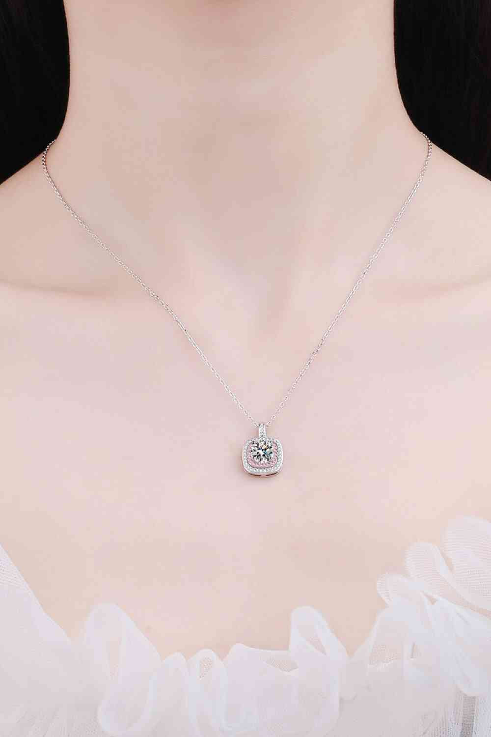 Collier pendentif géométrique Moissanite adoré