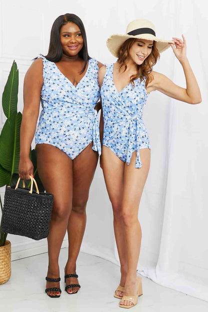 Marina West Swim - Une pièce flottante sur volants - Taille complète - Bleu fleuri