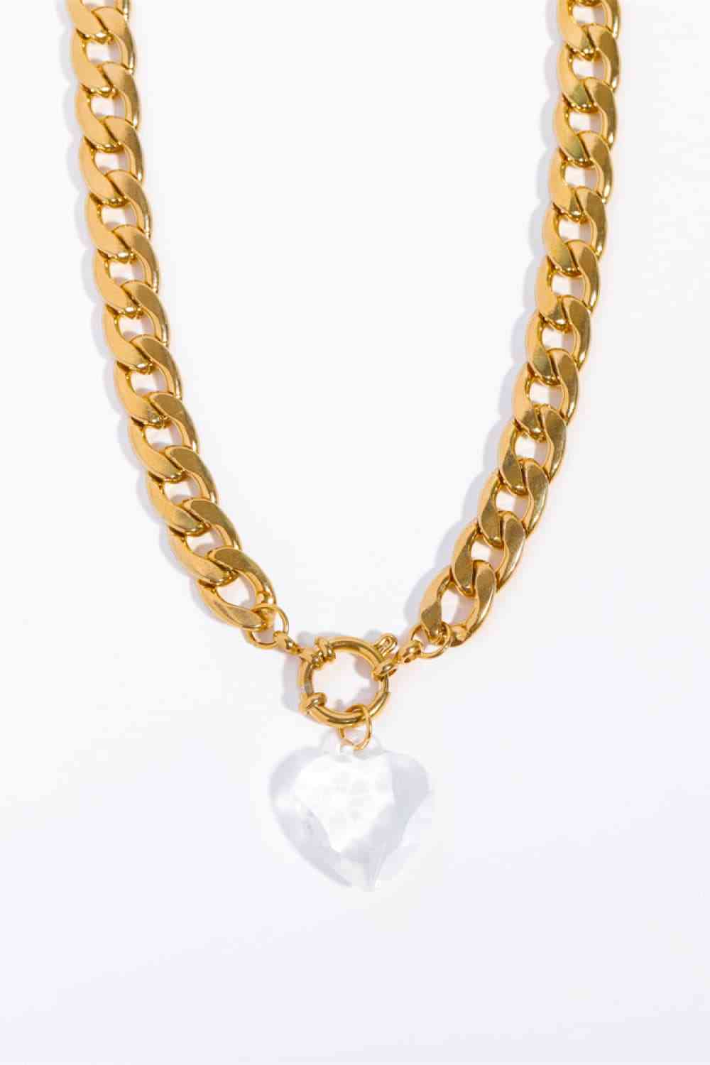 Collar de cadena con colgante de corazón de acrílico