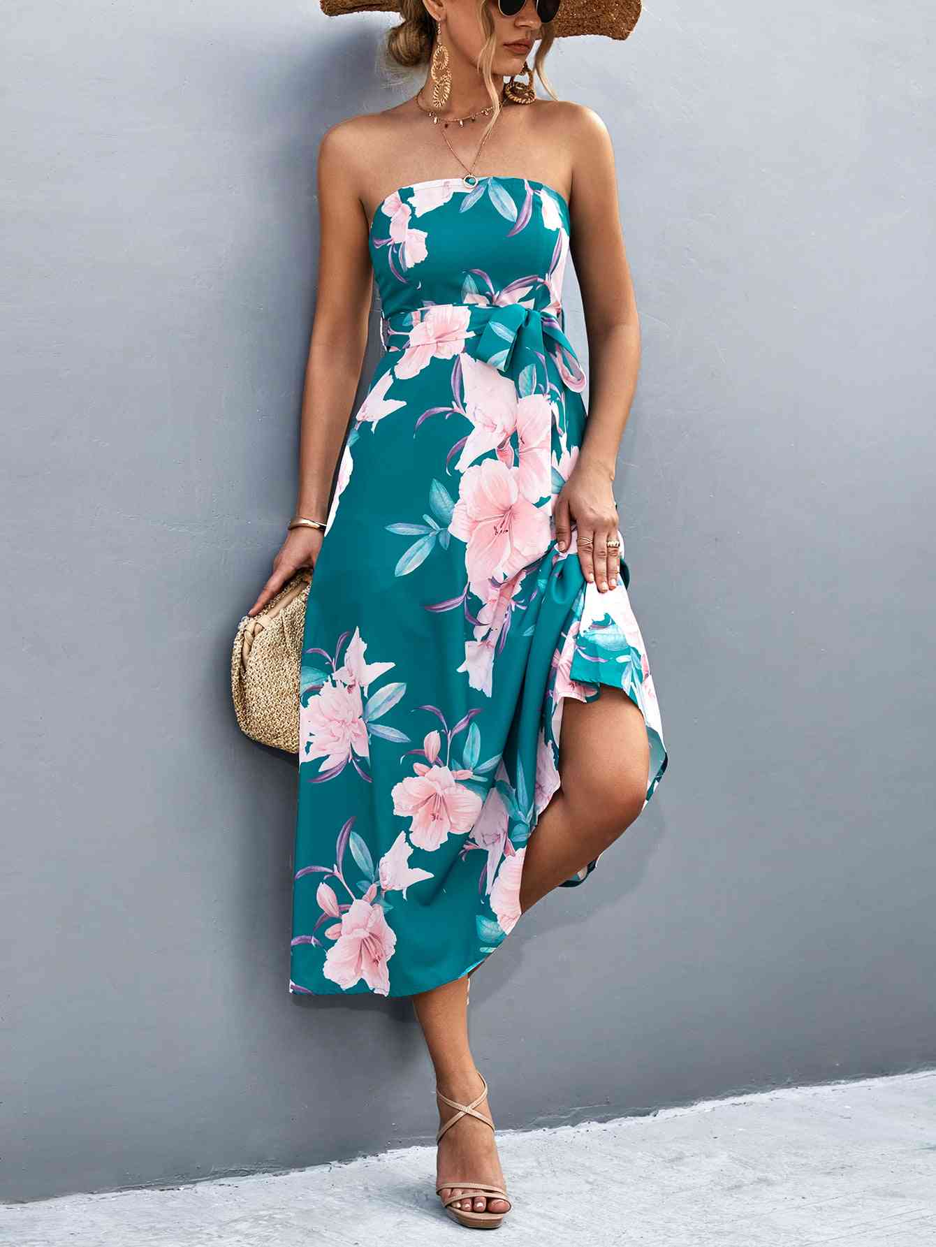 Vestido midi con estampado floral y cintura anudada con cuello recto