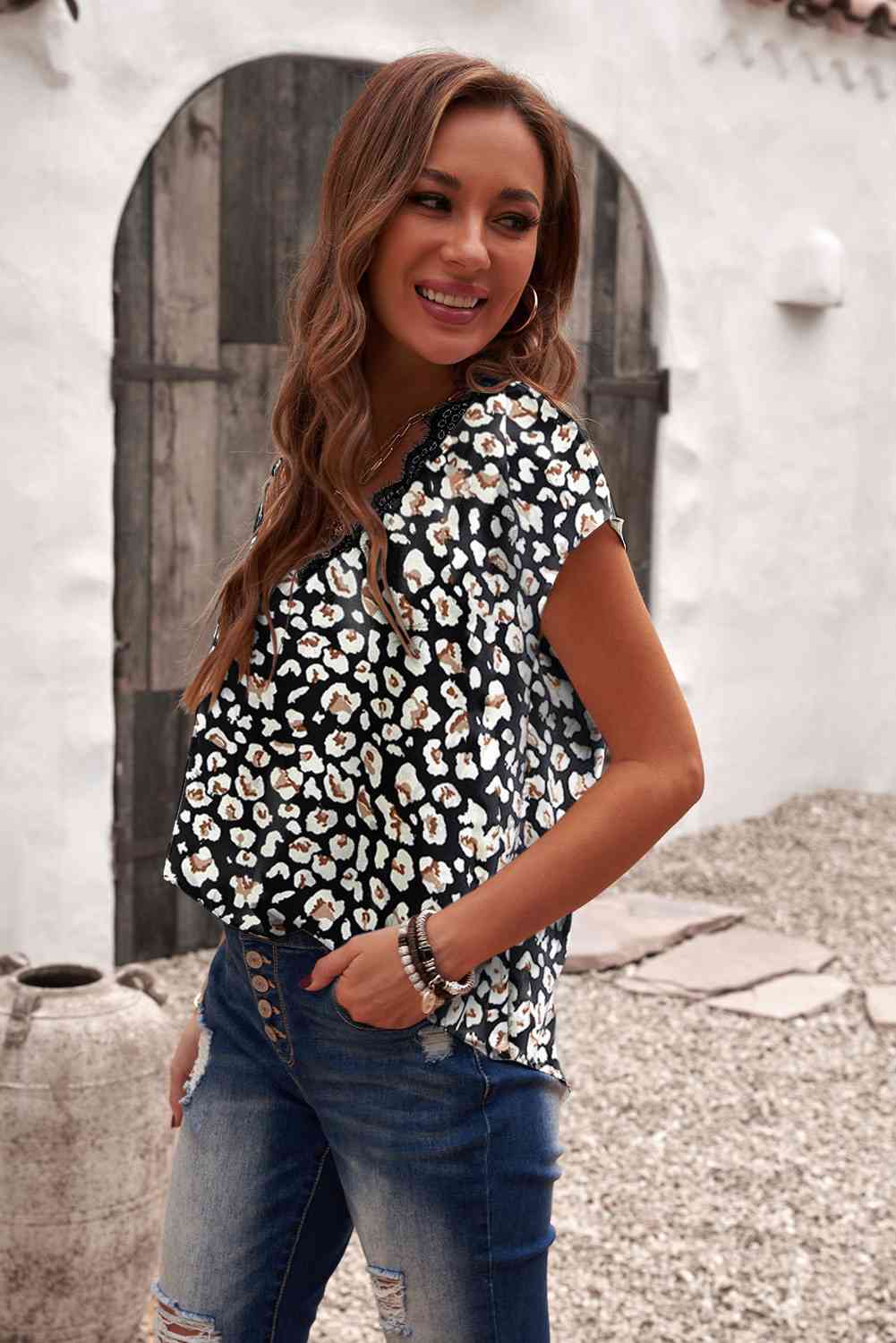 Printed Lace Trim V-Neck Short Sleeve Top