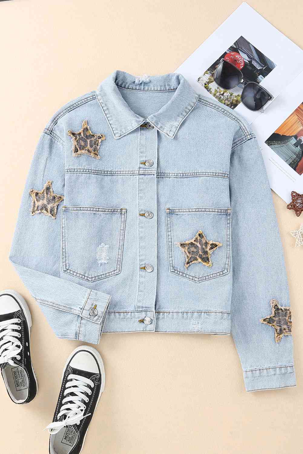 Veste en jean effet vieilli avec applique léopard et étoiles